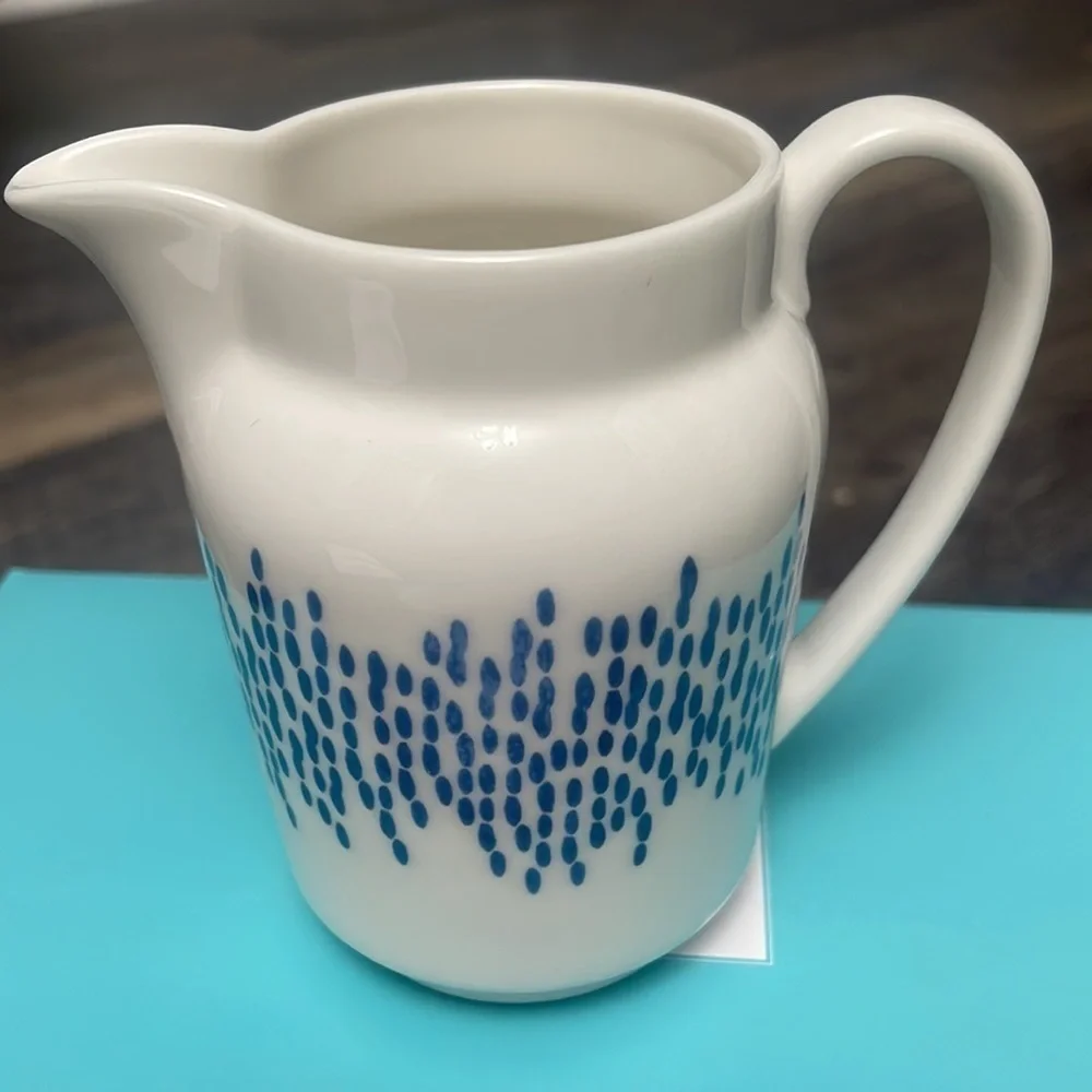 Marta Steward sugar and creamer set
